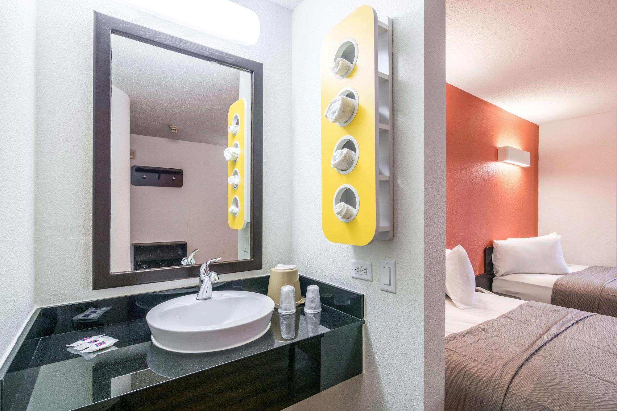 Motel 6-Harvey, Il Екстер'єр фото