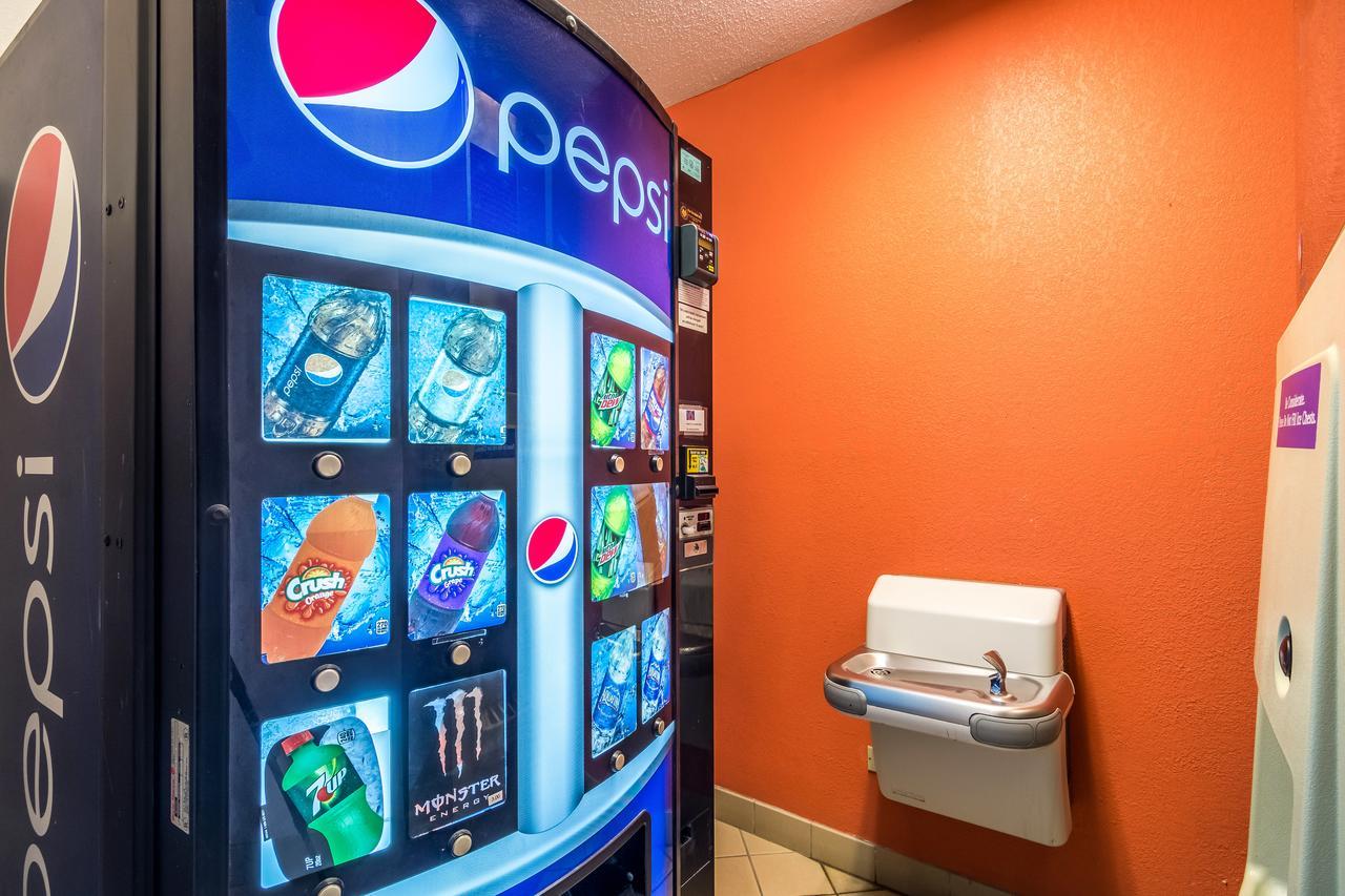 Motel 6-Harvey, Il Екстер'єр фото